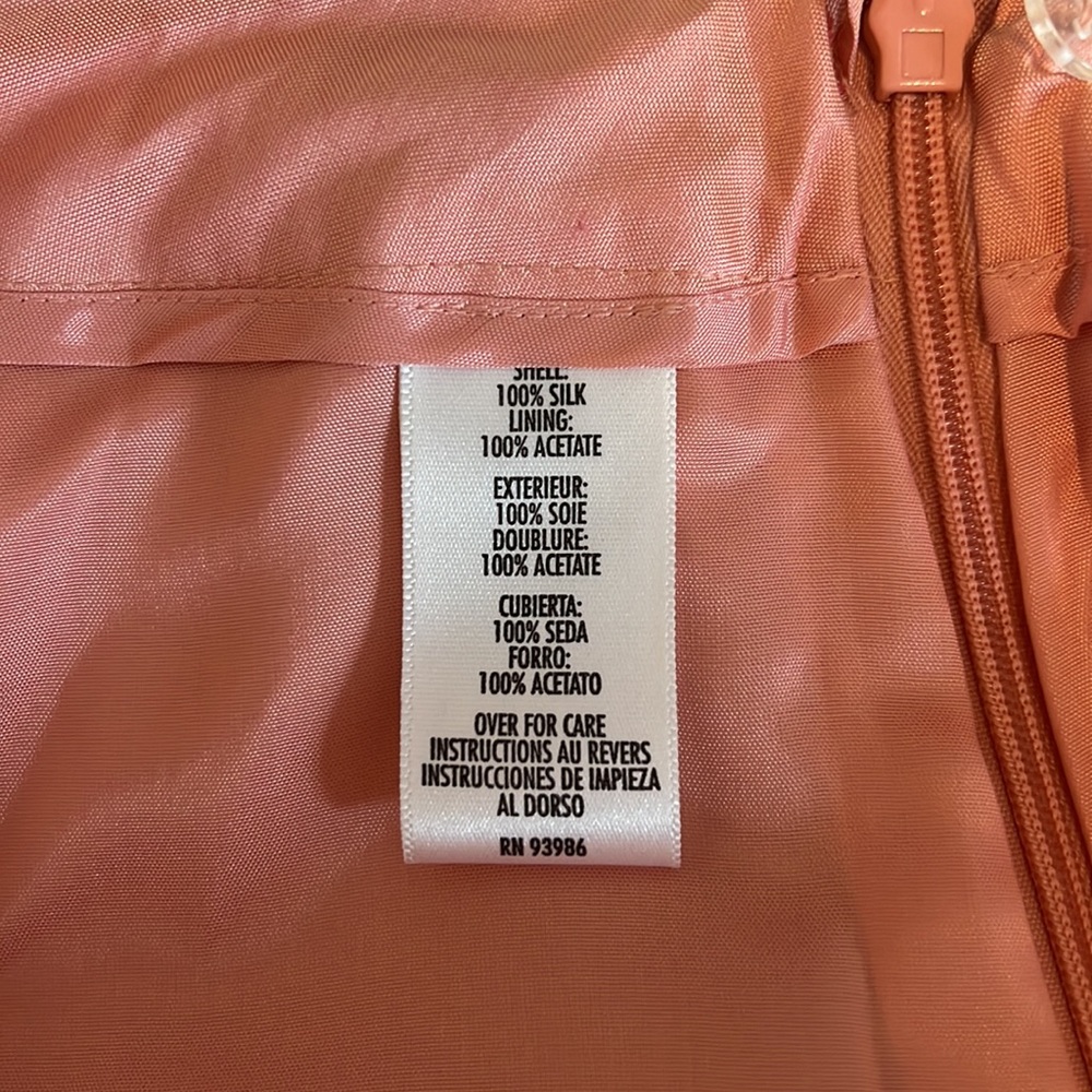 Casual Corner Silk pant suit with two sleeveless tops - Picture 14 of 16